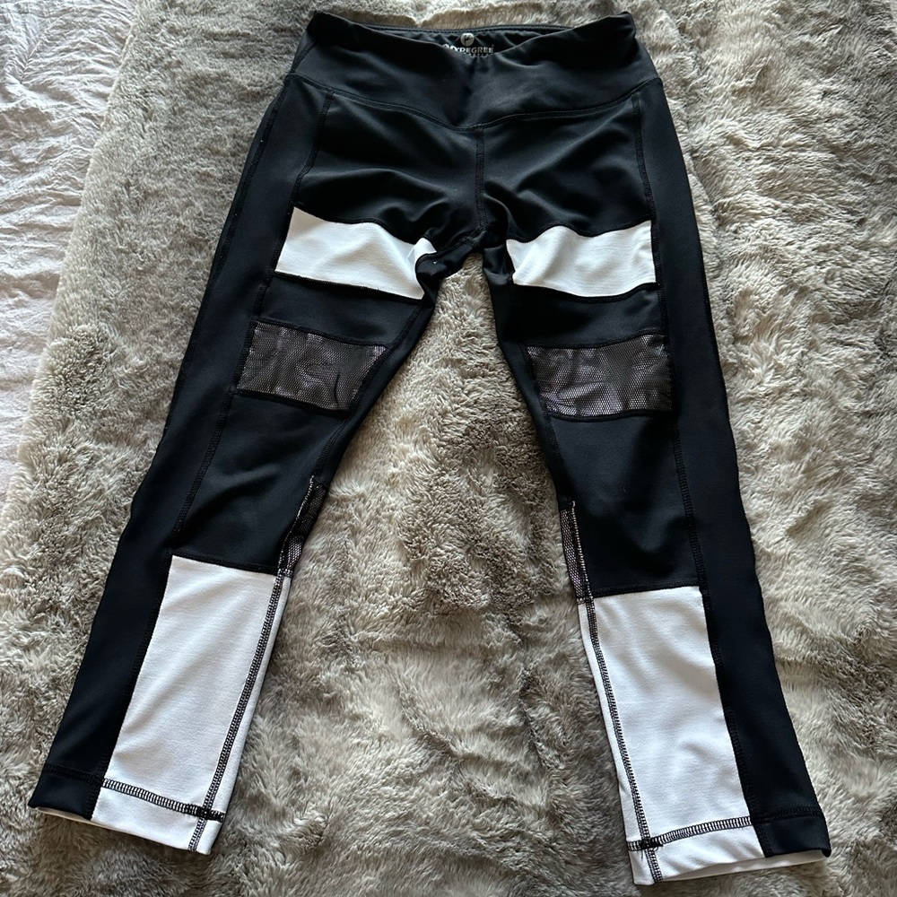 Black 3/4 leggings